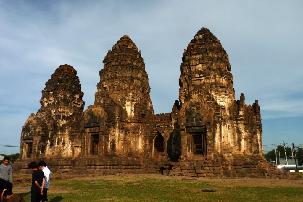 Opičí chrám Phra Prang Sam Yod