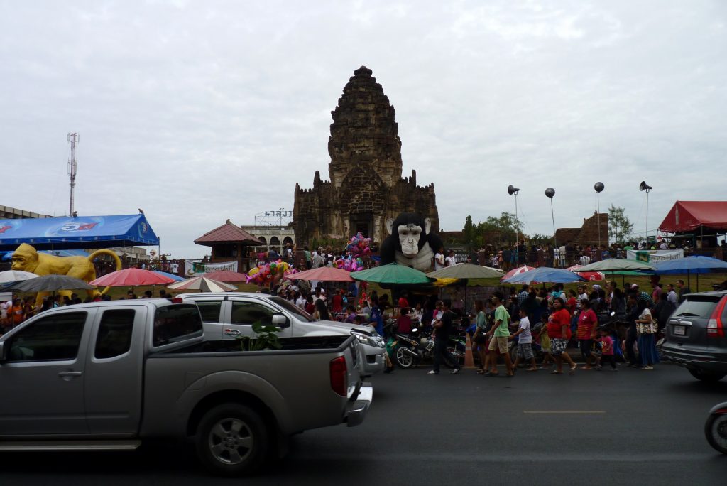 Opičí festival (Monkey Banquet Festival) v Lopburi